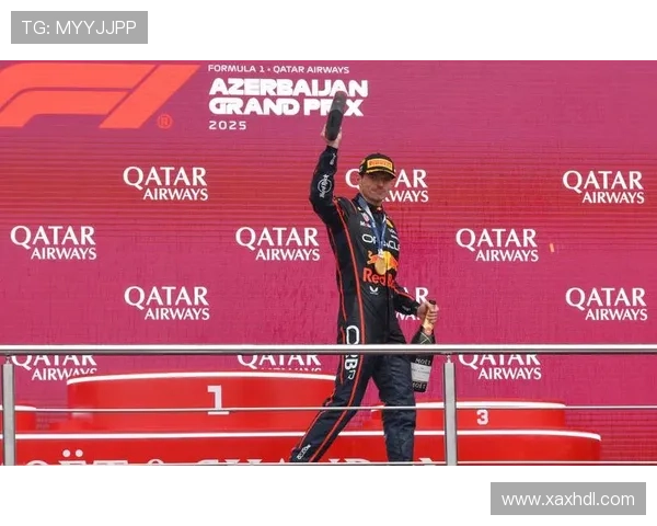 F1赛季最新动态:维斯塔潘称霸赛场 汉密尔顿重返领奖台角逐 F1赛季最新动态:维斯塔潘称霸赛场 汉密尔顿重返领奖台角逐