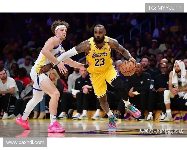 NBA最新动态：詹姆斯领衔湖人迎战勇士 超级对决掀起新赛季激情大战