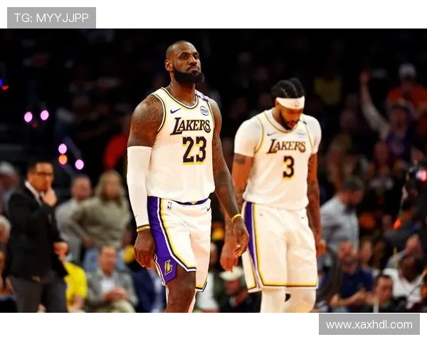 詹姆斯携湖人迎战勇士 莫兰特缺席灰熊再度面对雄鹿强敌